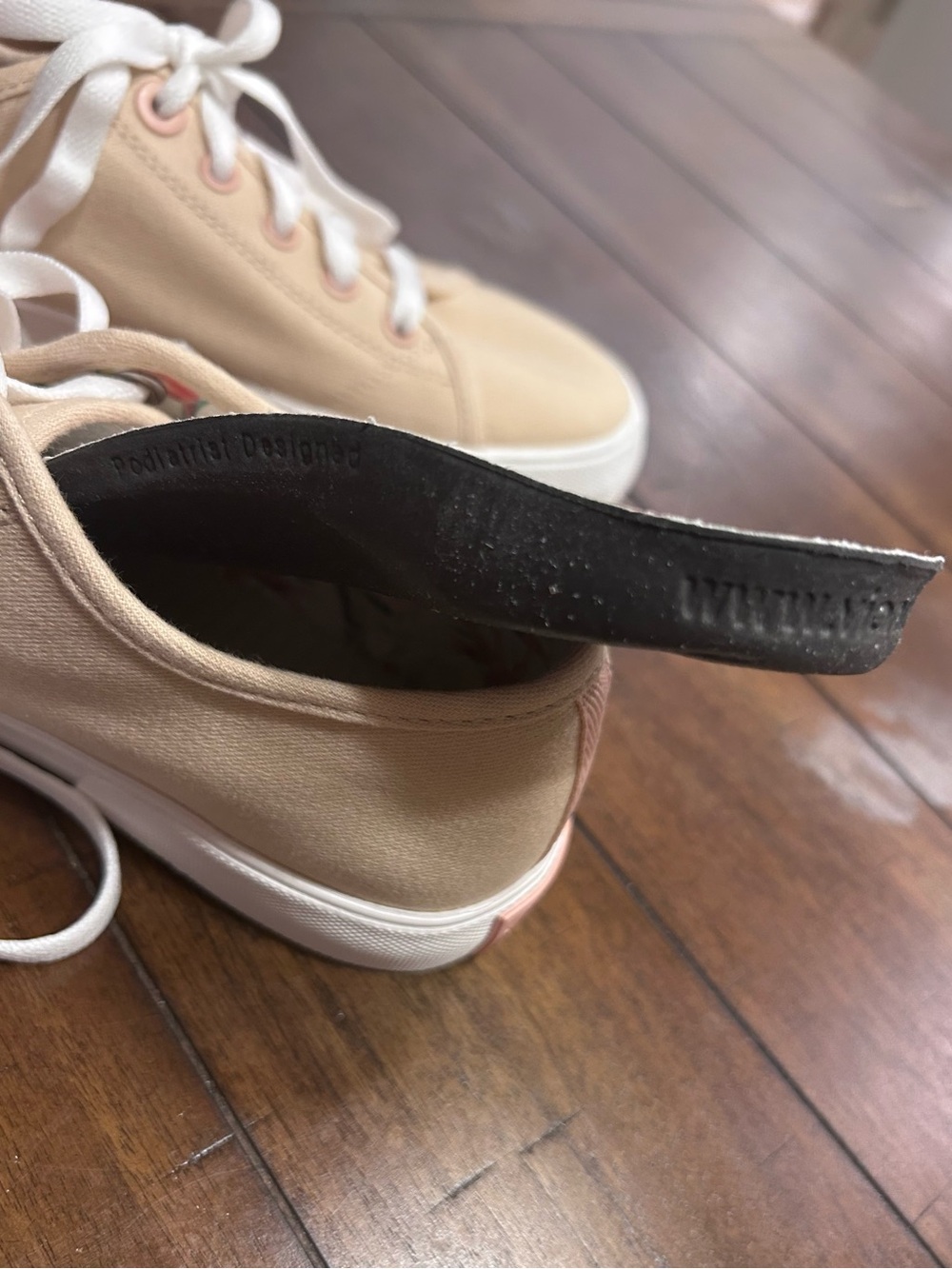 Vionic Oasis Sneakers Size 7 Tan NEW Without Tags - Picture 7 of 12